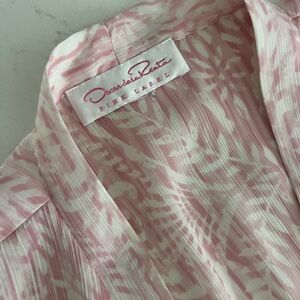 Like new Oscar de la renta pink sheer beach cover up robe kimono